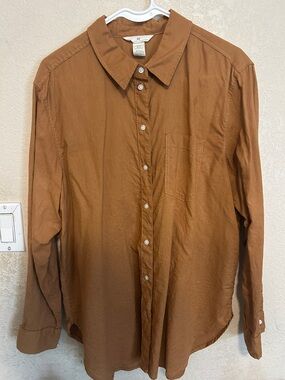 H&M Button-Down Shirt in Warm Brown